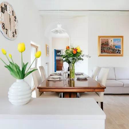 Casa Fralu بيت للعطل *